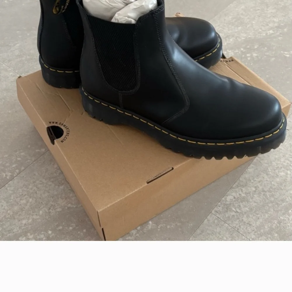 Dr. Martens Leather Chelsea Boots 2976 Bex Smooth - Picture 8 of 10